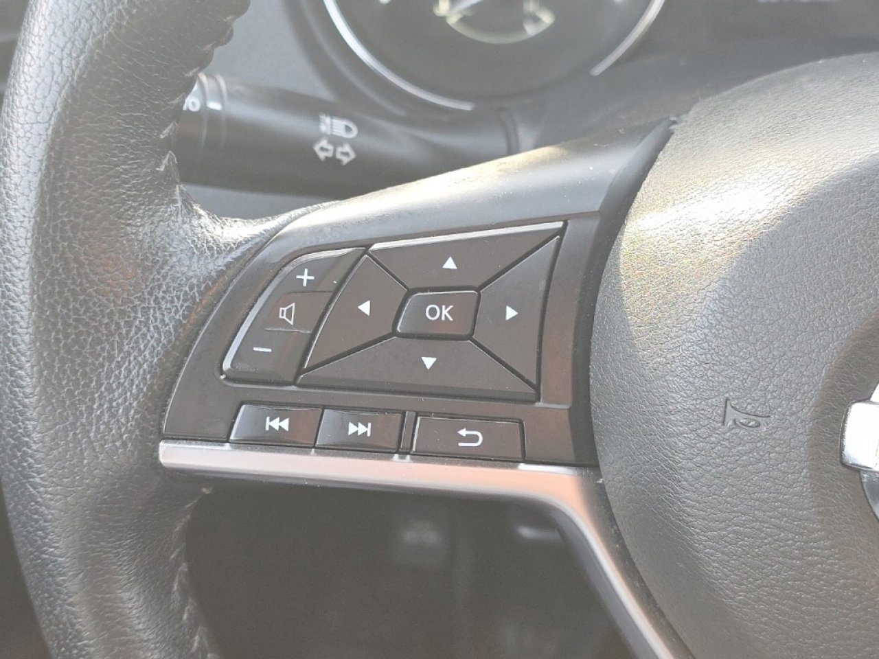 Used 2019 Nissan Rogue SV image 34