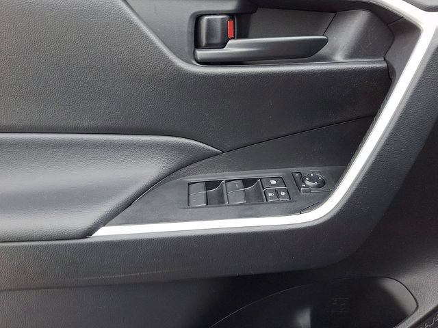 Used 2024 Toyota RAV4 LE image 13