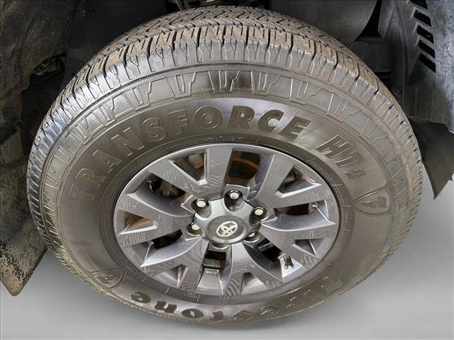 Used 2021 Toyota Tacoma SR5 AWD/4WD image 12