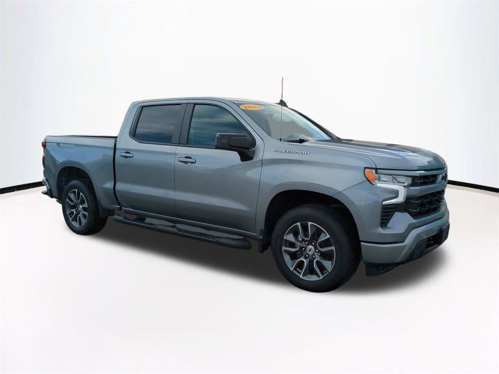 Used 2023 Chevrolet Silverado 1500 RST image 2
