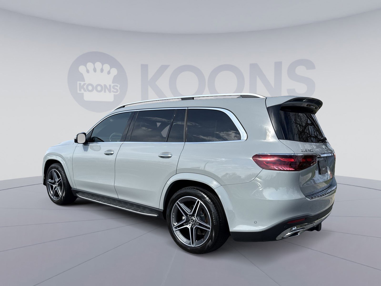Used 2024 Mercedes-Benz GLS 450 4MATIC image 4