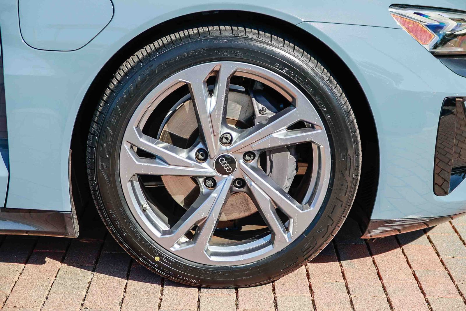 Used 2024 Audi e-tron GT Premium Plus image 9