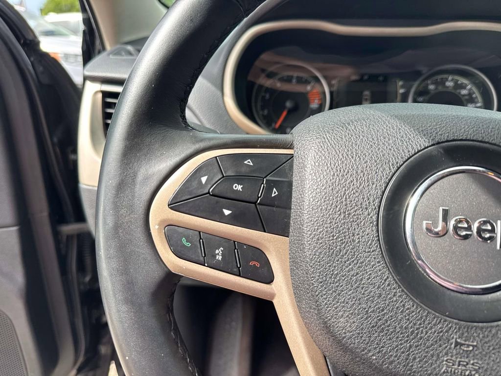 Used 2017 Jeep Cherokee Latitude image 24