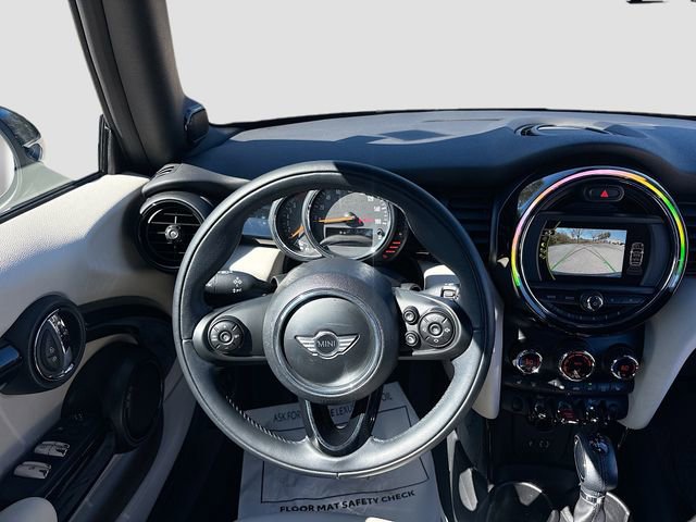 Used 2017 MINI Cooper S image 16