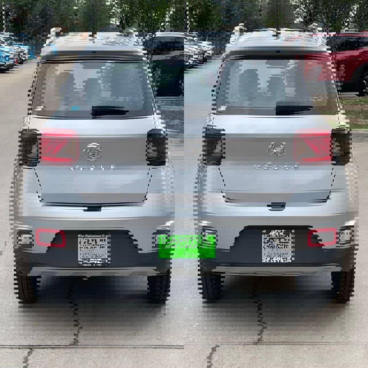 Used 2025 Hyundai Venue SEL FWD image 5