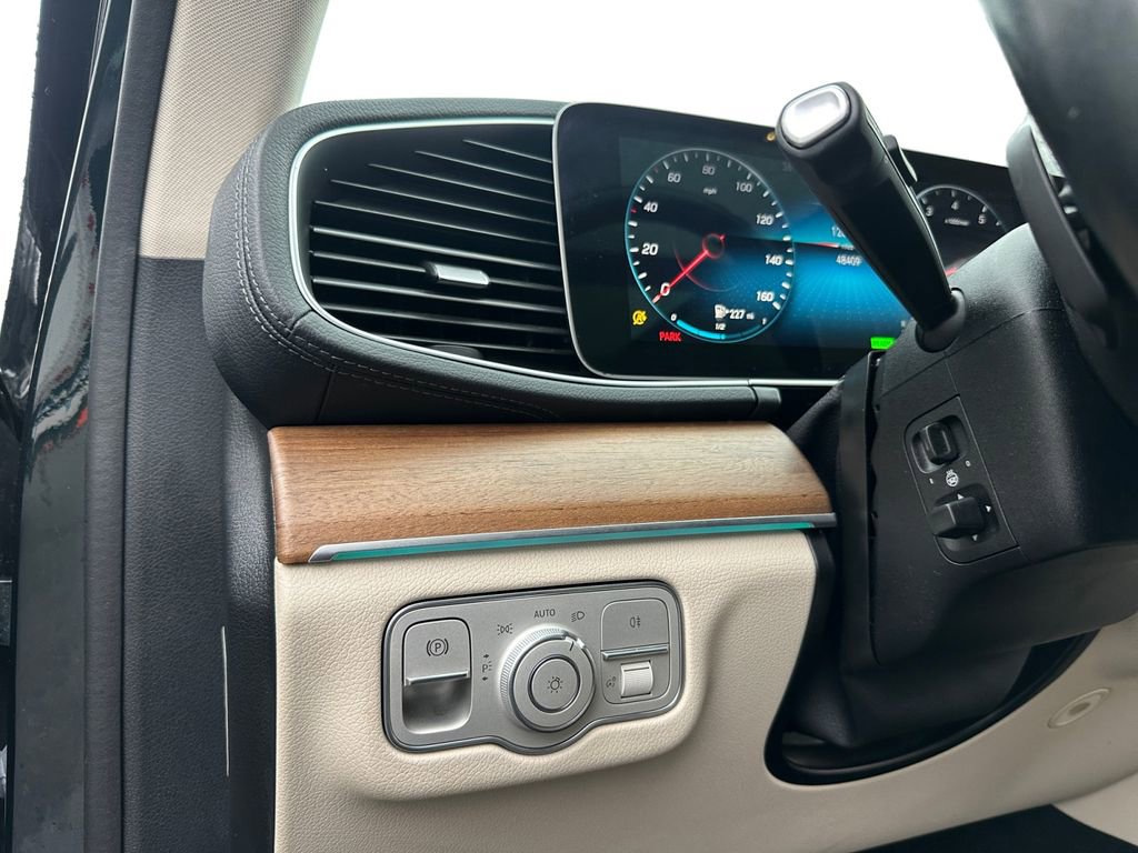 Used 2023 Mercedes-Benz GLS 450 4MATIC image 13