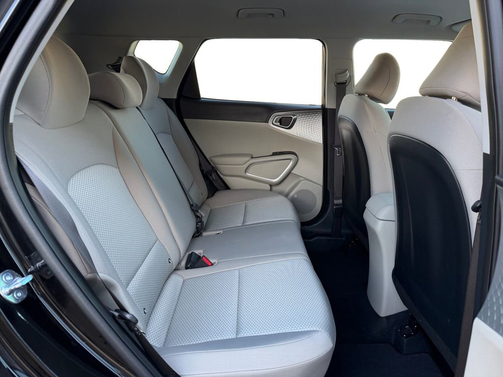 Used 2025 Kia Soul LX w/ LX Technology Package image 20