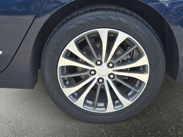 Used 2017 Buick LaCrosse Essence FWD image 35
