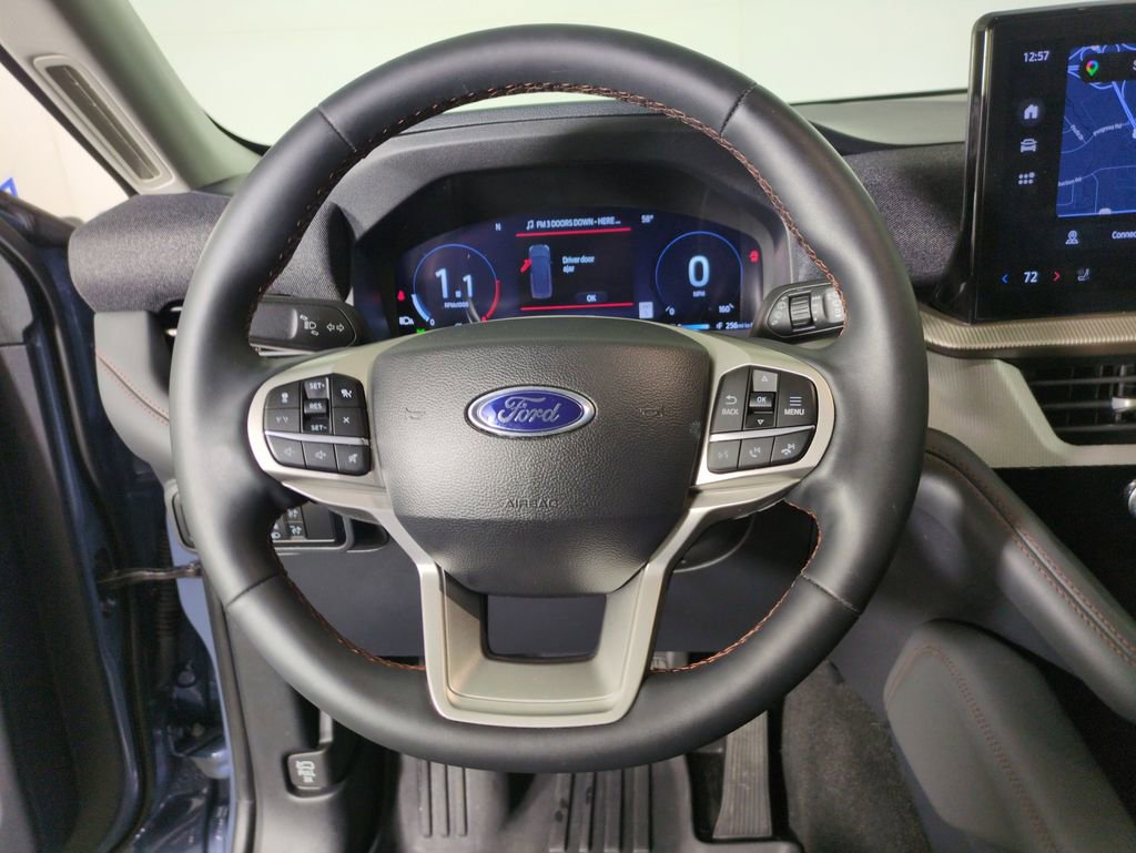 Used 2025 Ford Explorer Active w/ Active Comfort Package AWD/4WD image 17