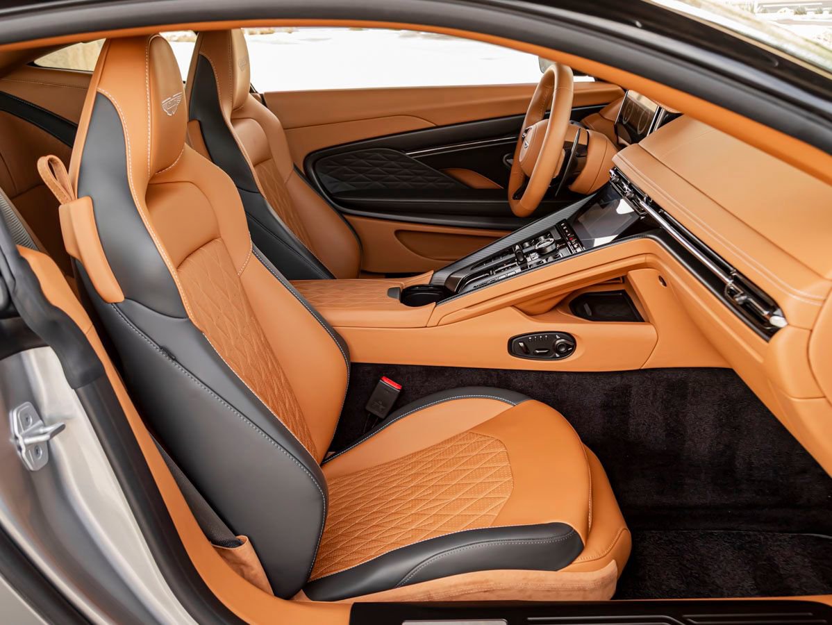 Used 2024 Aston Martin DB12 Coupe image 23