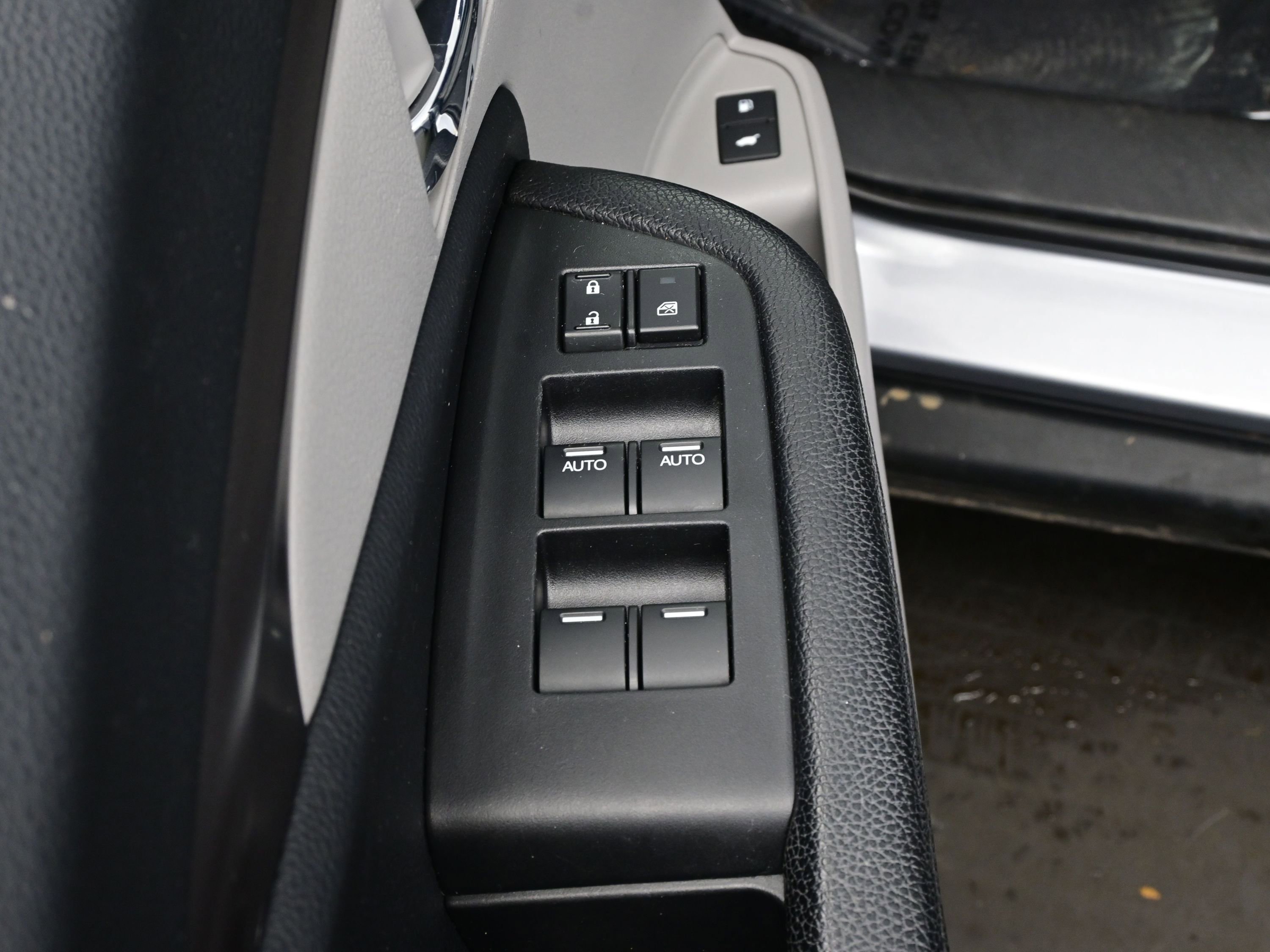 Used 2017 Honda Pilot EX-L image 10