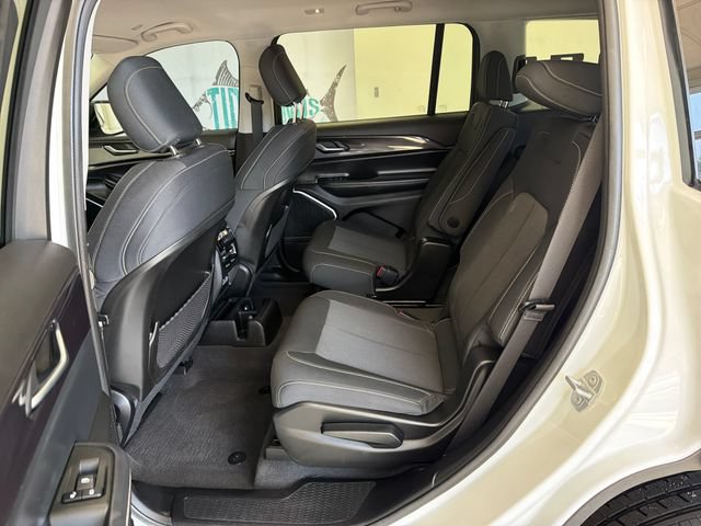 Used 2021 Jeep Grand Cherokee L Laredo w/ Luxury Tech Group I RWD image 27