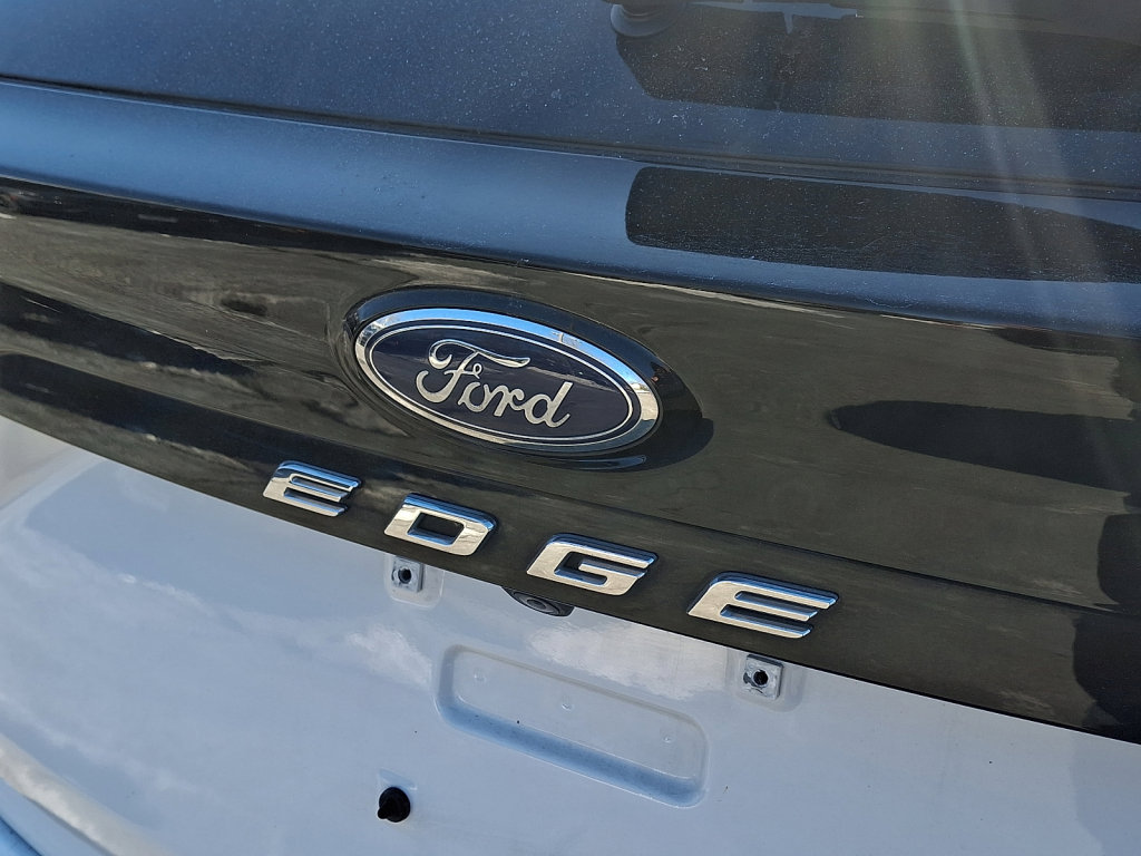 Used 2023 Ford Edge SEL image 16