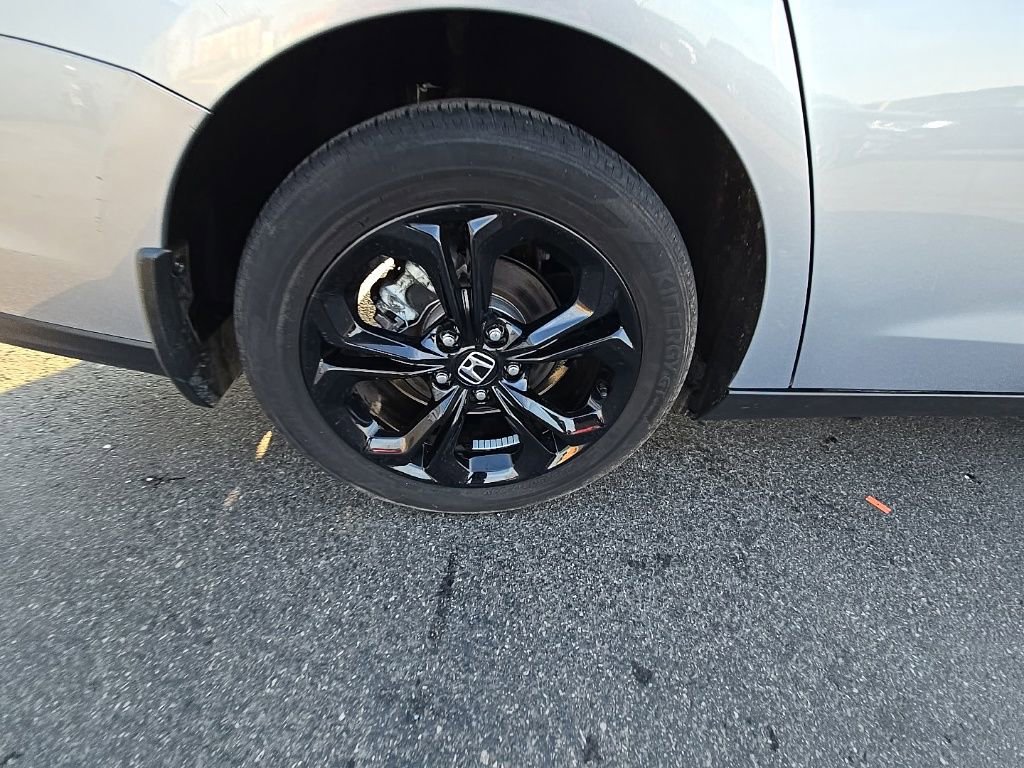 Used 2025 Honda Accord SE image 9