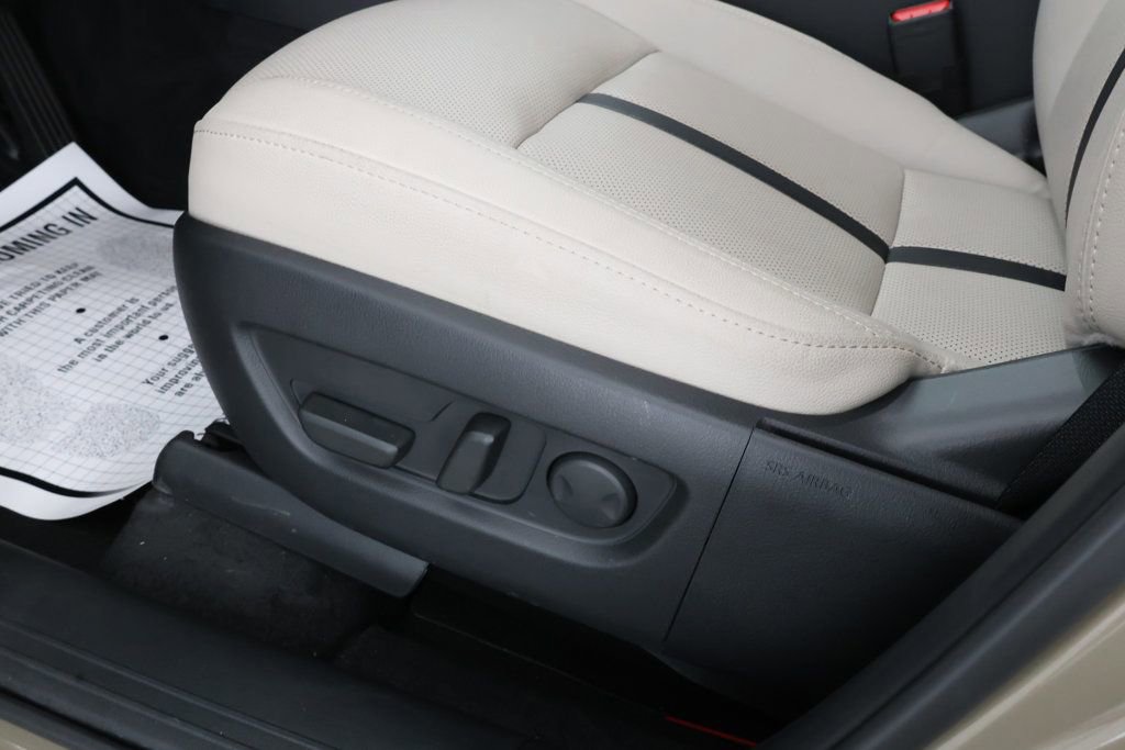 Used 2025 MAZDA CX-70 Plug-In Hybrid w/ Premium Pkg image 12