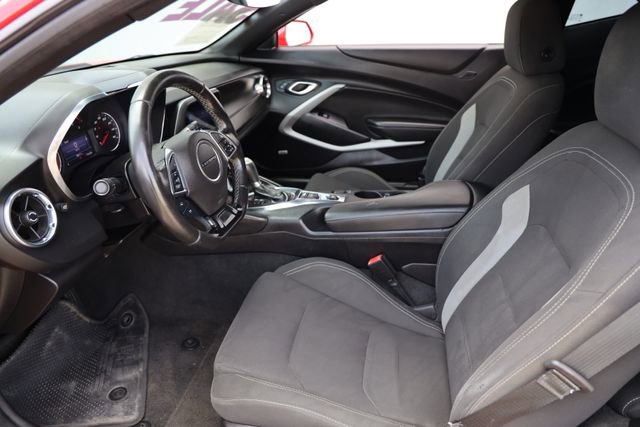 Used 2020 Chevrolet Camaro LT w/ RS Package RWD image 10