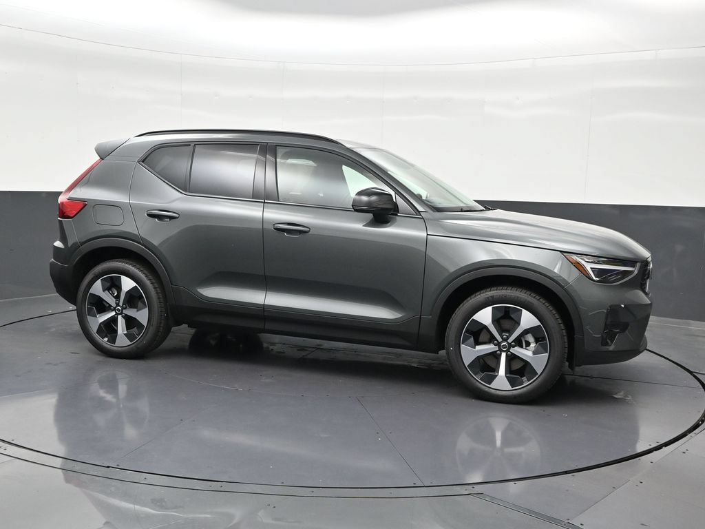 New 2026 Volvo XC40 B5 Plus w/ Climate Package AWD/4WD image 6