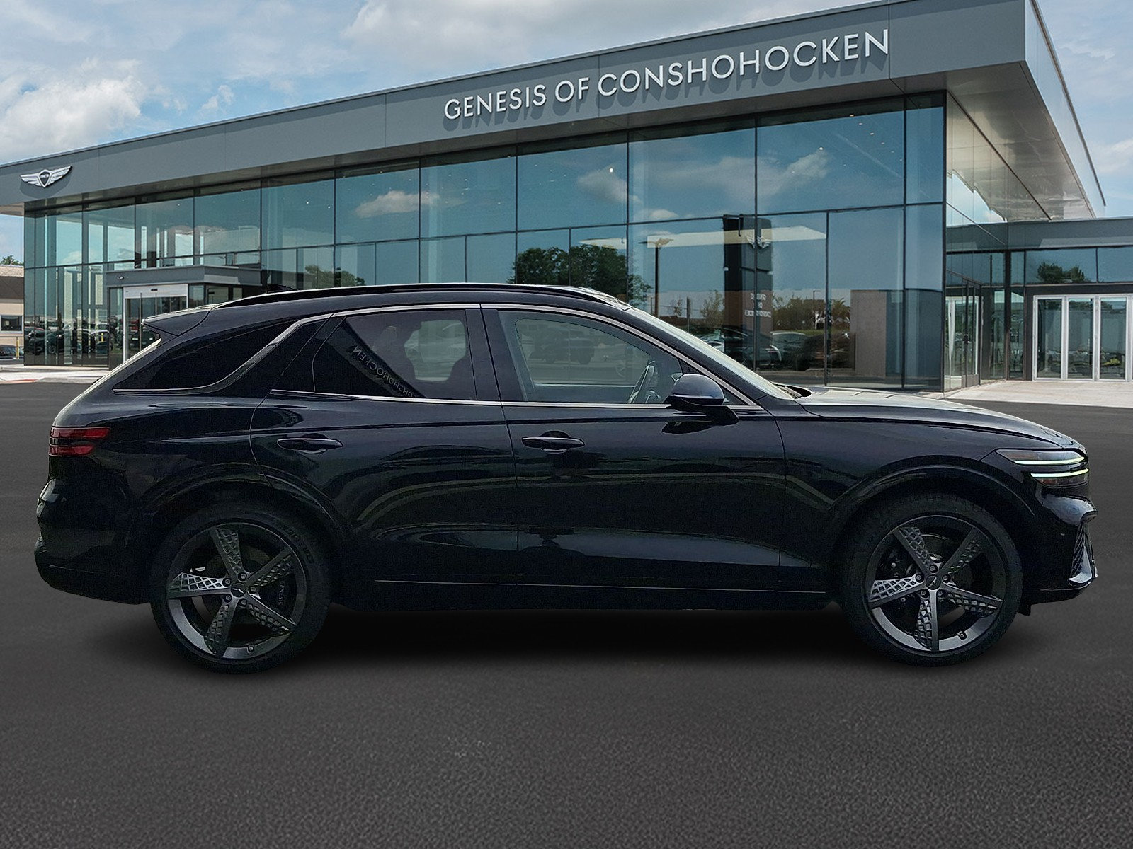 Certified 2024 Genesis GV70 3.5T Sport w/ Sport Advanced Package AWD/4WD image 7
