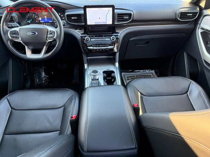 Used 2022 Ford Explorer Limited w/ Equipment Group 301A image 17