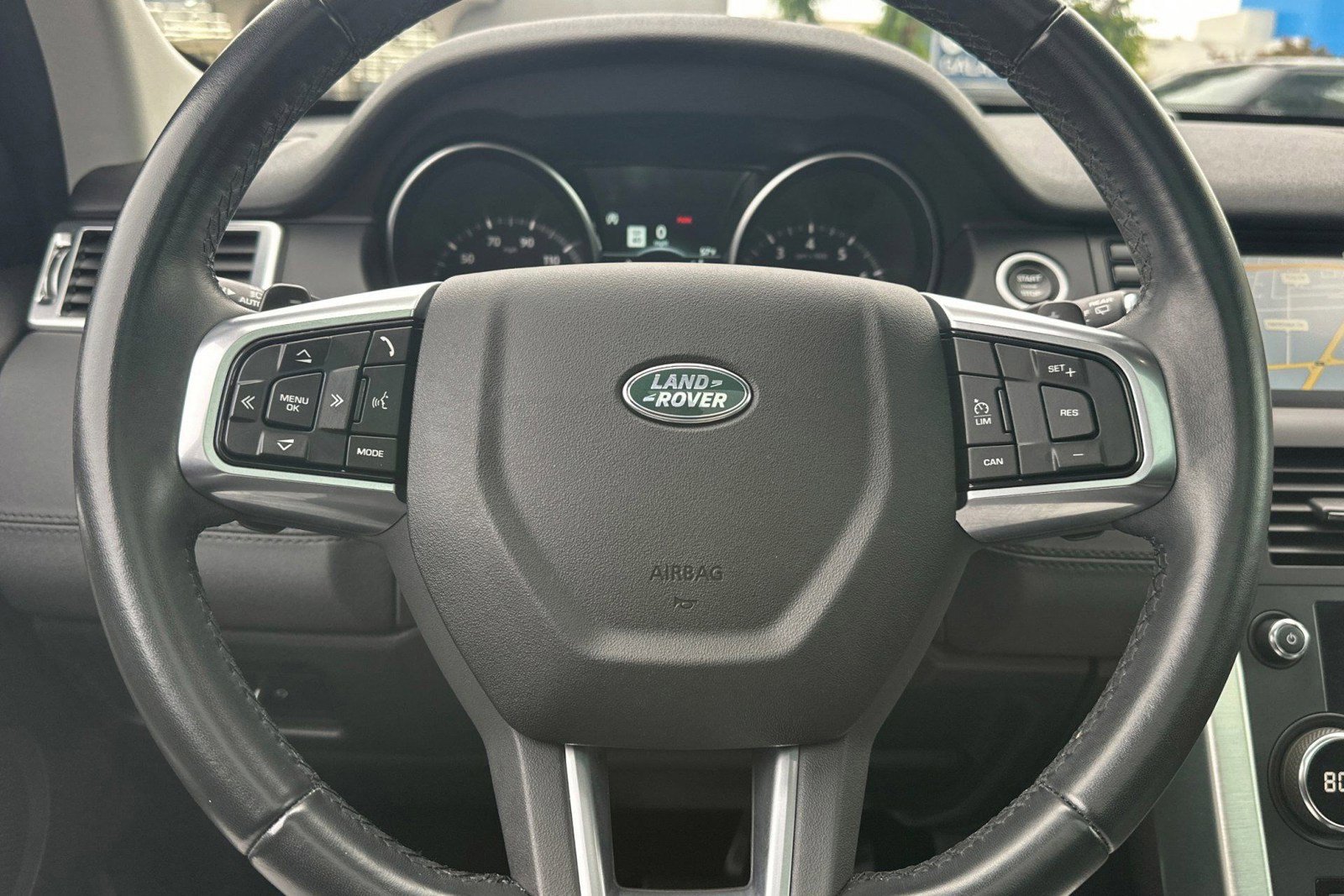 Used 2019 Land Rover Discovery Sport HSE AWD/4WD image 16