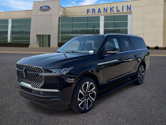 New 2026 Lincoln Navigator L Reserve AWD/4WD image 3