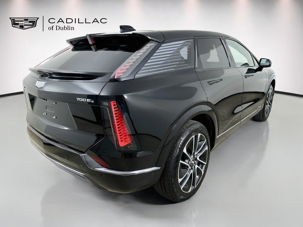 Used 2026 Cadillac Optiq Sport 2 w/ LPO, Floor Liner Package AWD/4WD image 5