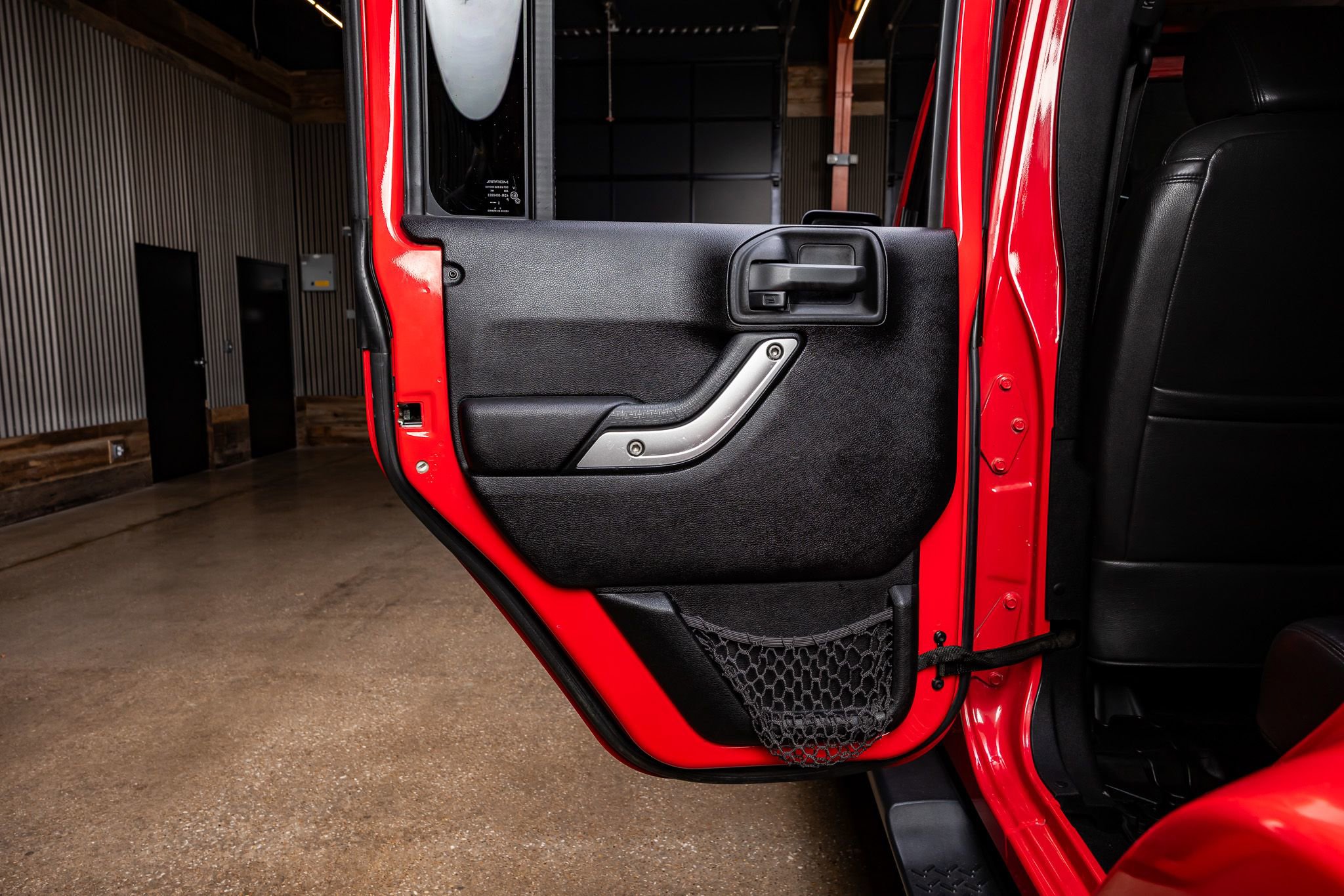 Used 2015 Jeep Wrangler Unlimited Sahara w/ Katzkin Premium Leather Group image 34