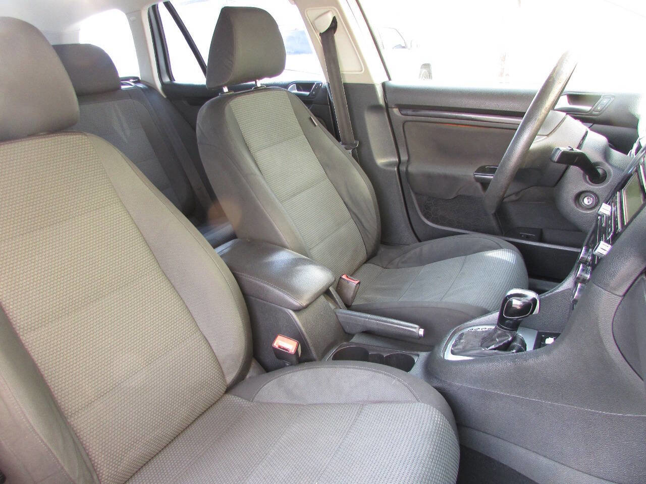 Used 2011 Volkswagen Jetta S FWD image 18