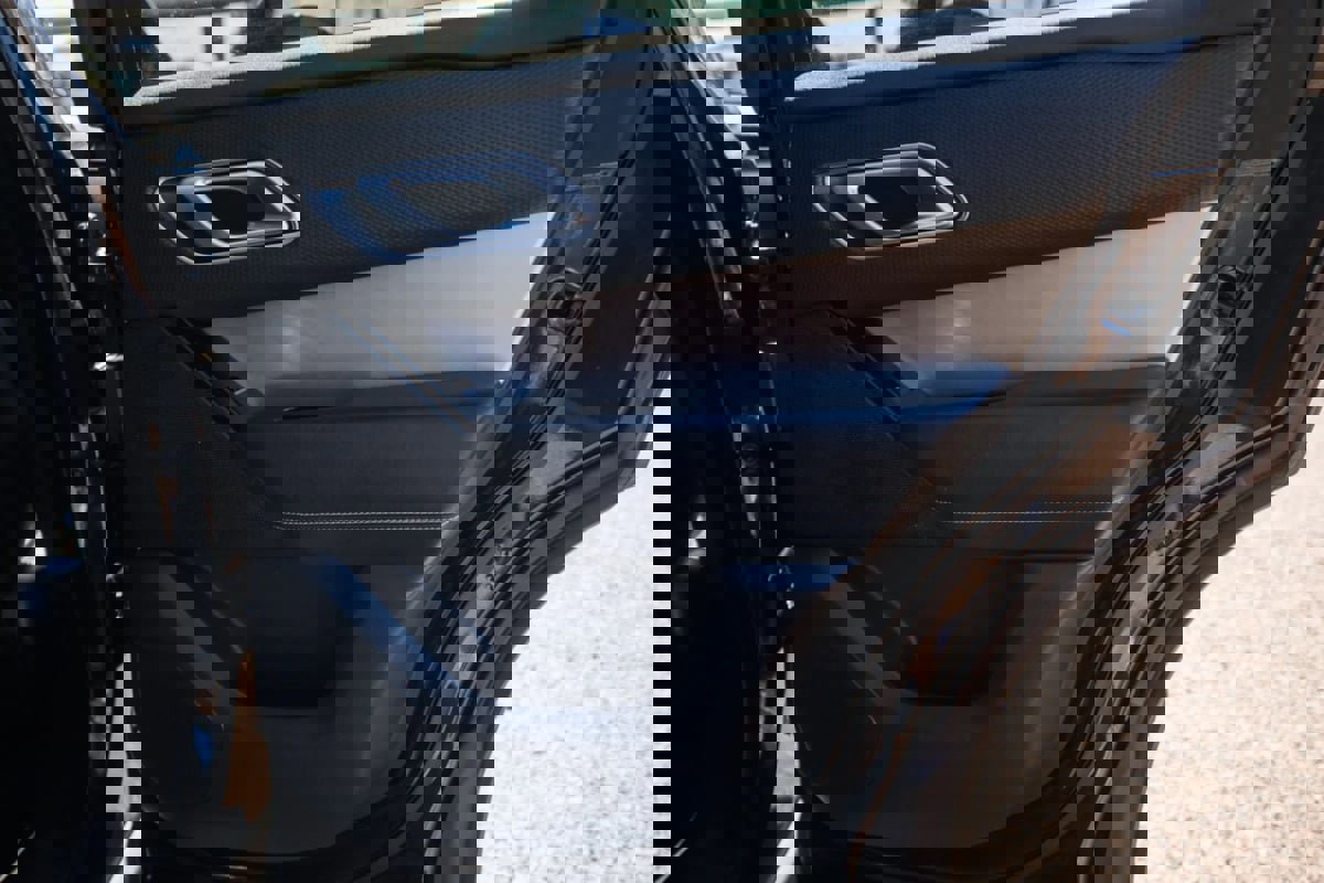 Used 2019 Land Rover Range Rover Velar S image 18