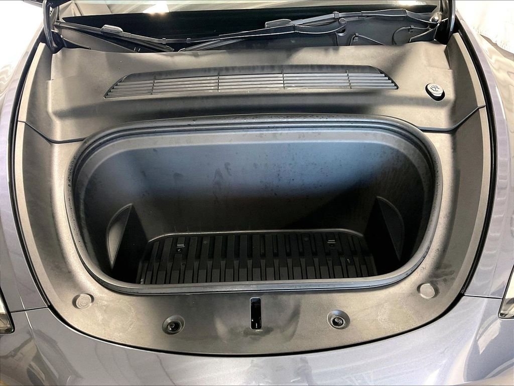 Used 2021 Tesla Model Y Long Range AWD/4WD image 35