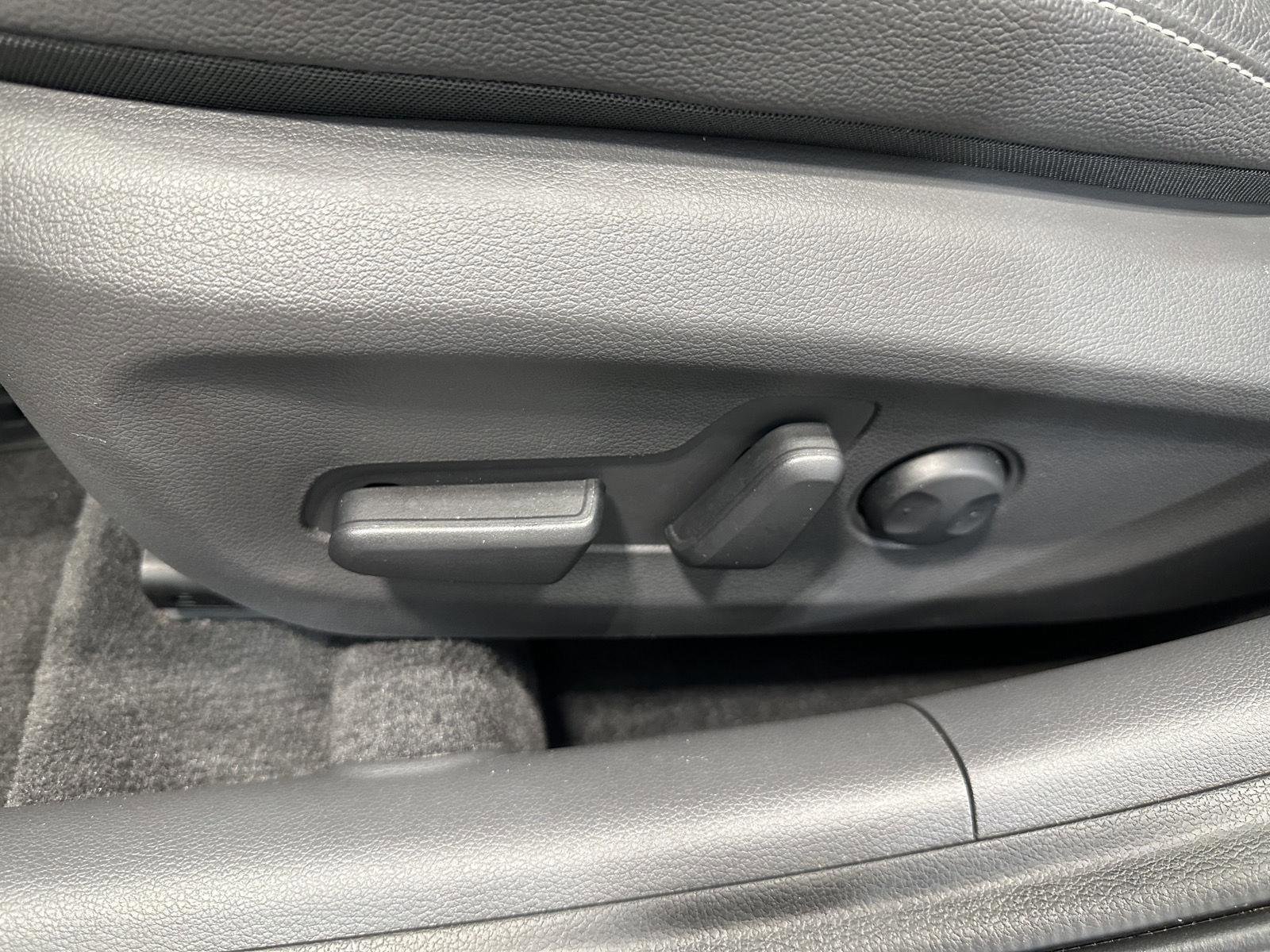 Used 2019 Hyundai Ioniq Limited FWD image 14