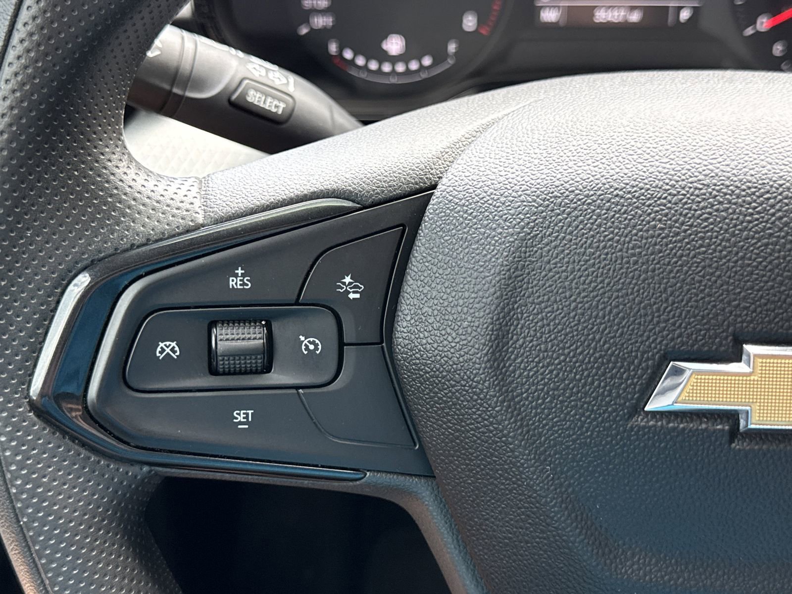 Used 2024 Chevrolet Trax LS w/ Driver Confidence Package FWD image 18