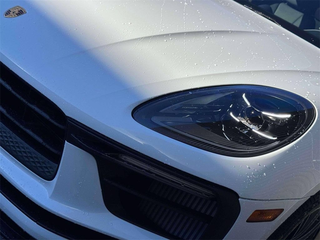 New 2026 Porsche Macan AWD/4WD image 13