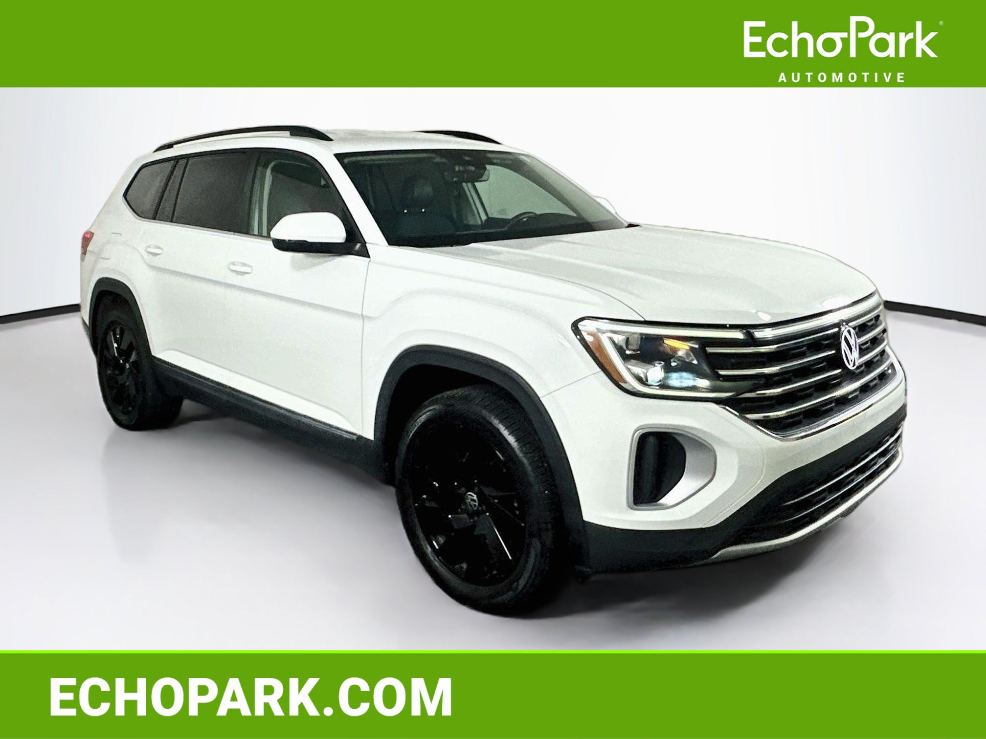 Used 2024 Volkswagen Atlas SE w/ Black Wheel Package FWD image 1