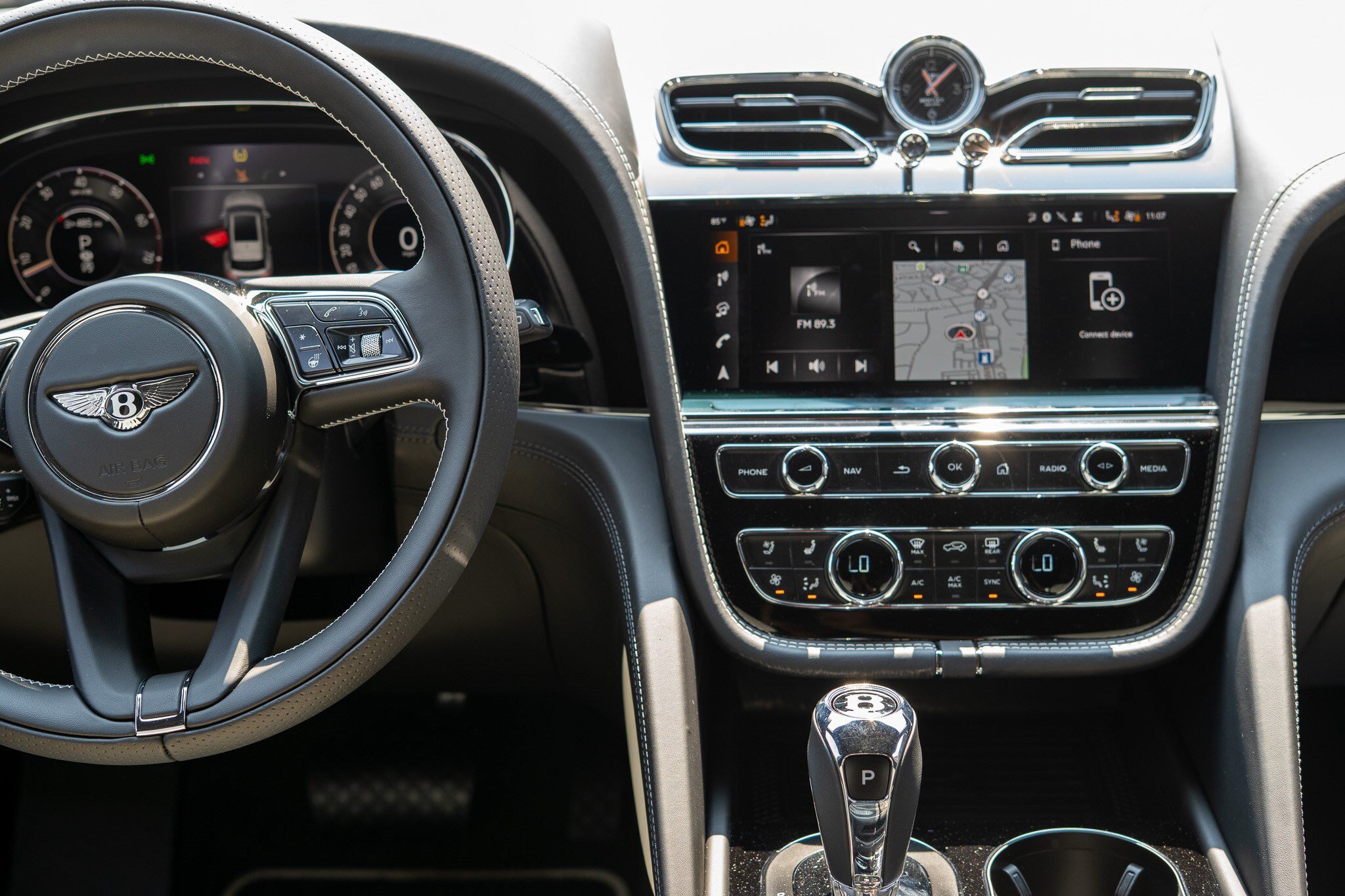 New 2026 Bentley Bentayga AWD/4WD image 4