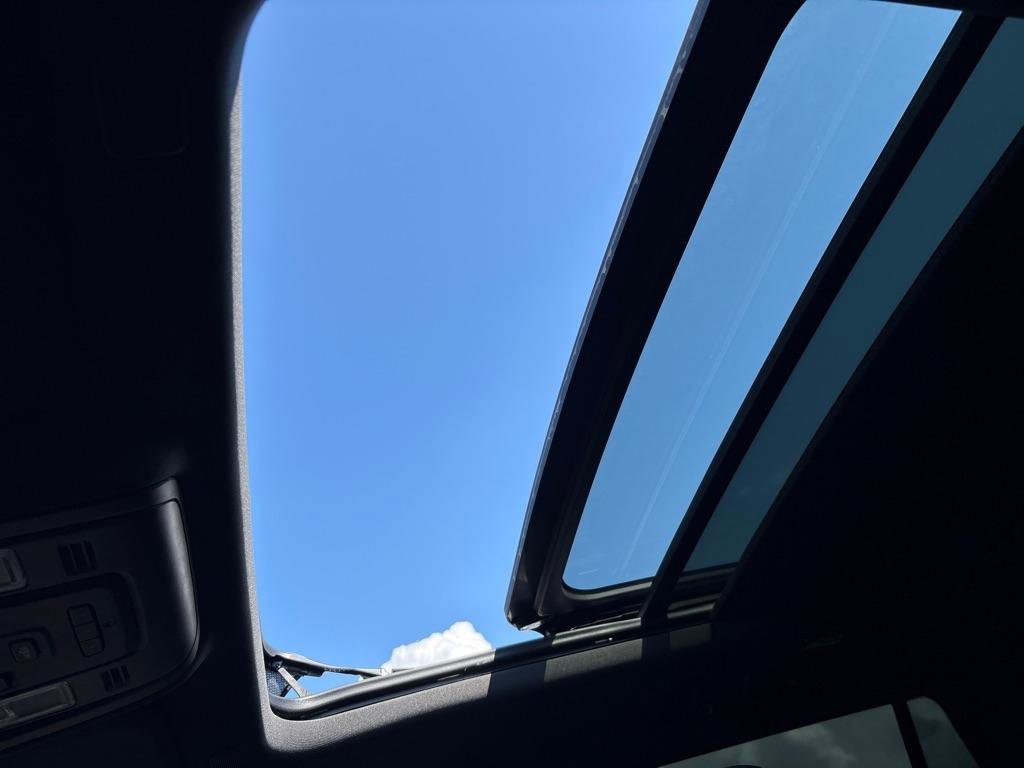 Used 2021 Chevrolet Tahoe RST w/ Luxury Package image 23