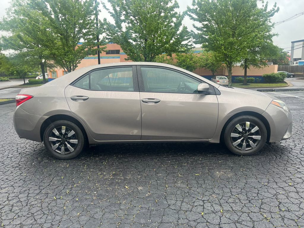 Used 2014 Toyota Corolla LE FWD image 3