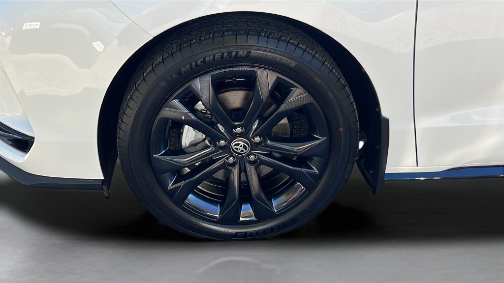 New 2026 Toyota Sienna XSE FWD image 27