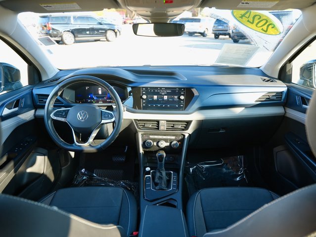Used 2024 Volkswagen Taos SE image 15