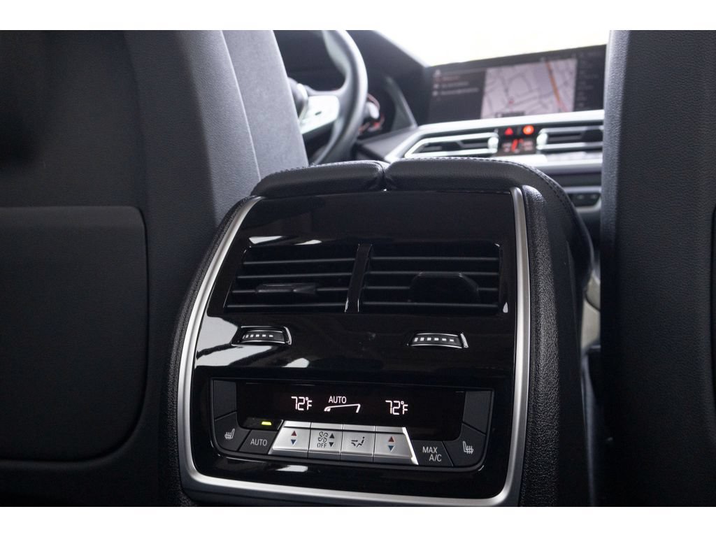 Used 2020 BMW X7 xDrive40i w/ Premium Package AWD/4WD image 13