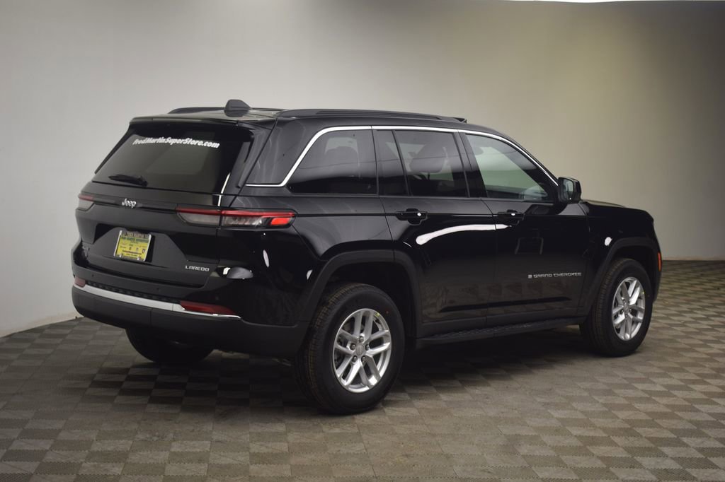 New 2026 Jeep Grand Cherokee Laredo image 5