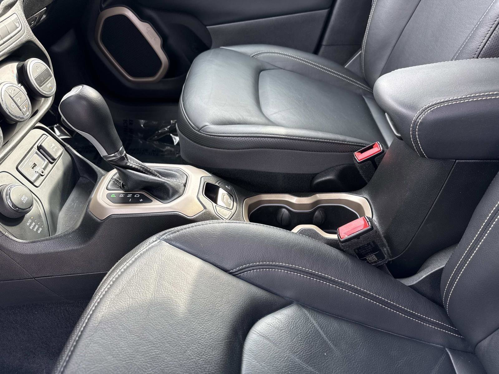 Used 2017 Jeep Renegade Limited image 15