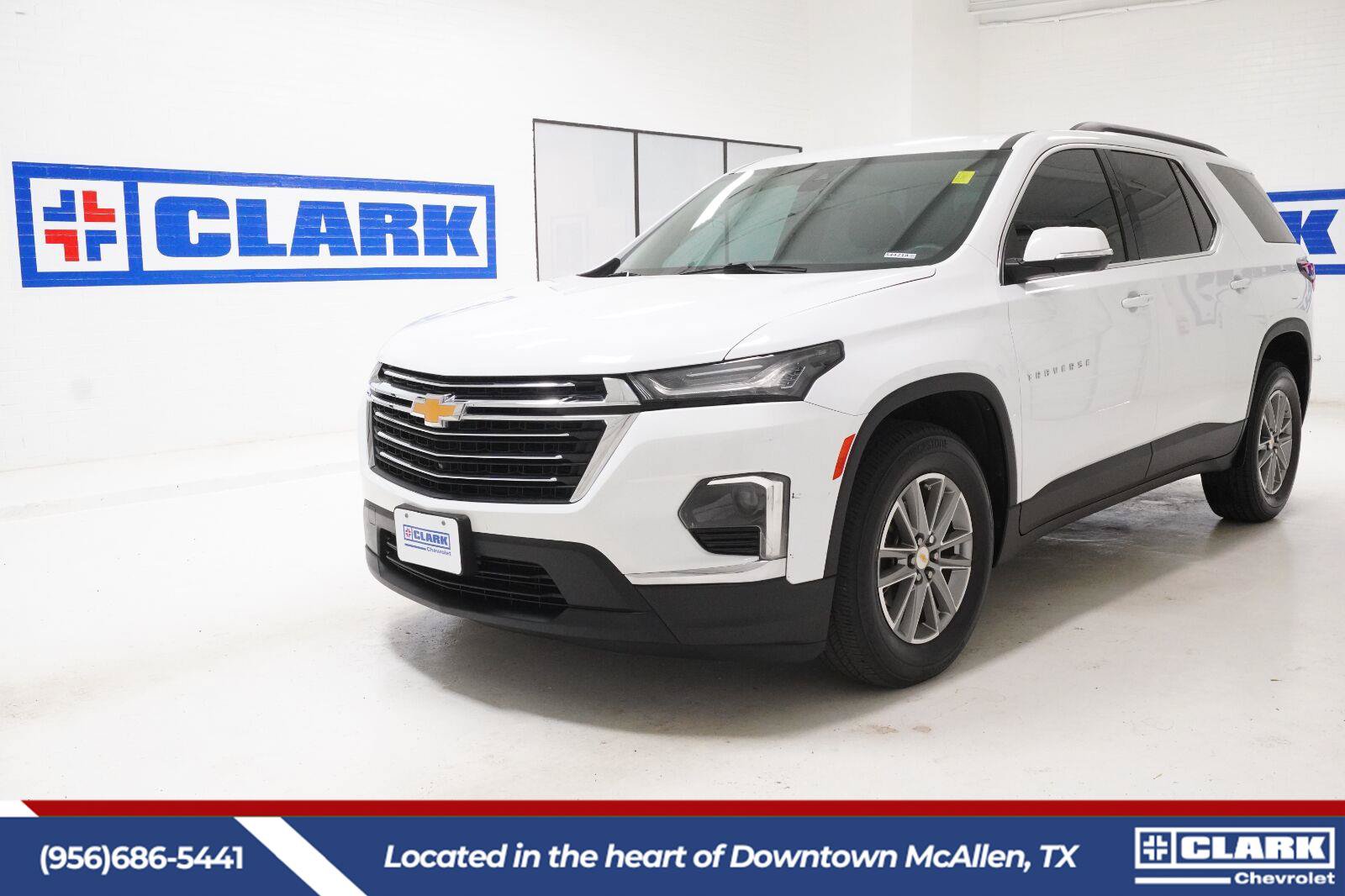 Used 2023 Chevrolet Traverse LT