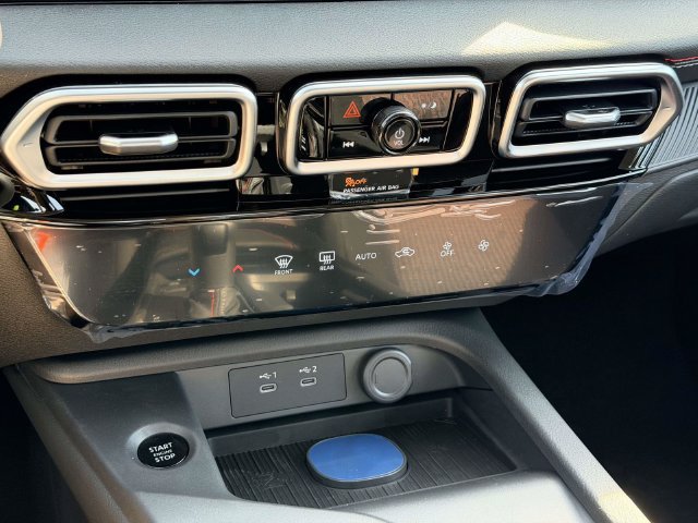 New 2027 Nissan Sentra SR w/ Floor Mat Package FWD image 19