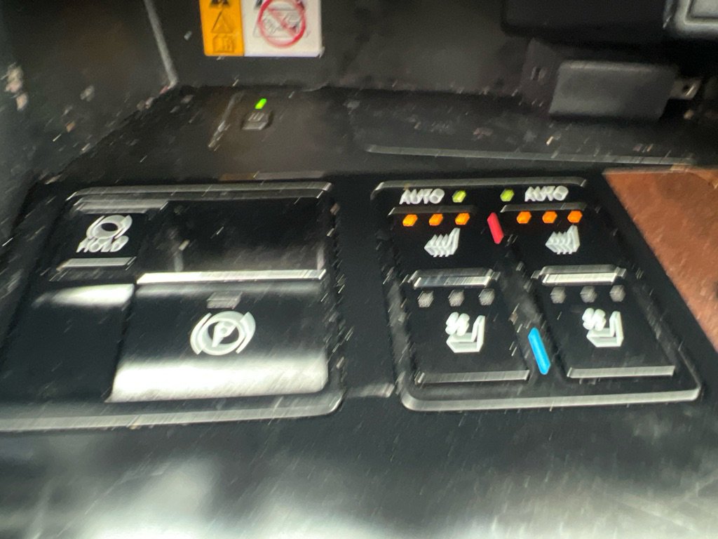 Used 2022 Lexus RX 450hL AWD w/ Premium Package image 32