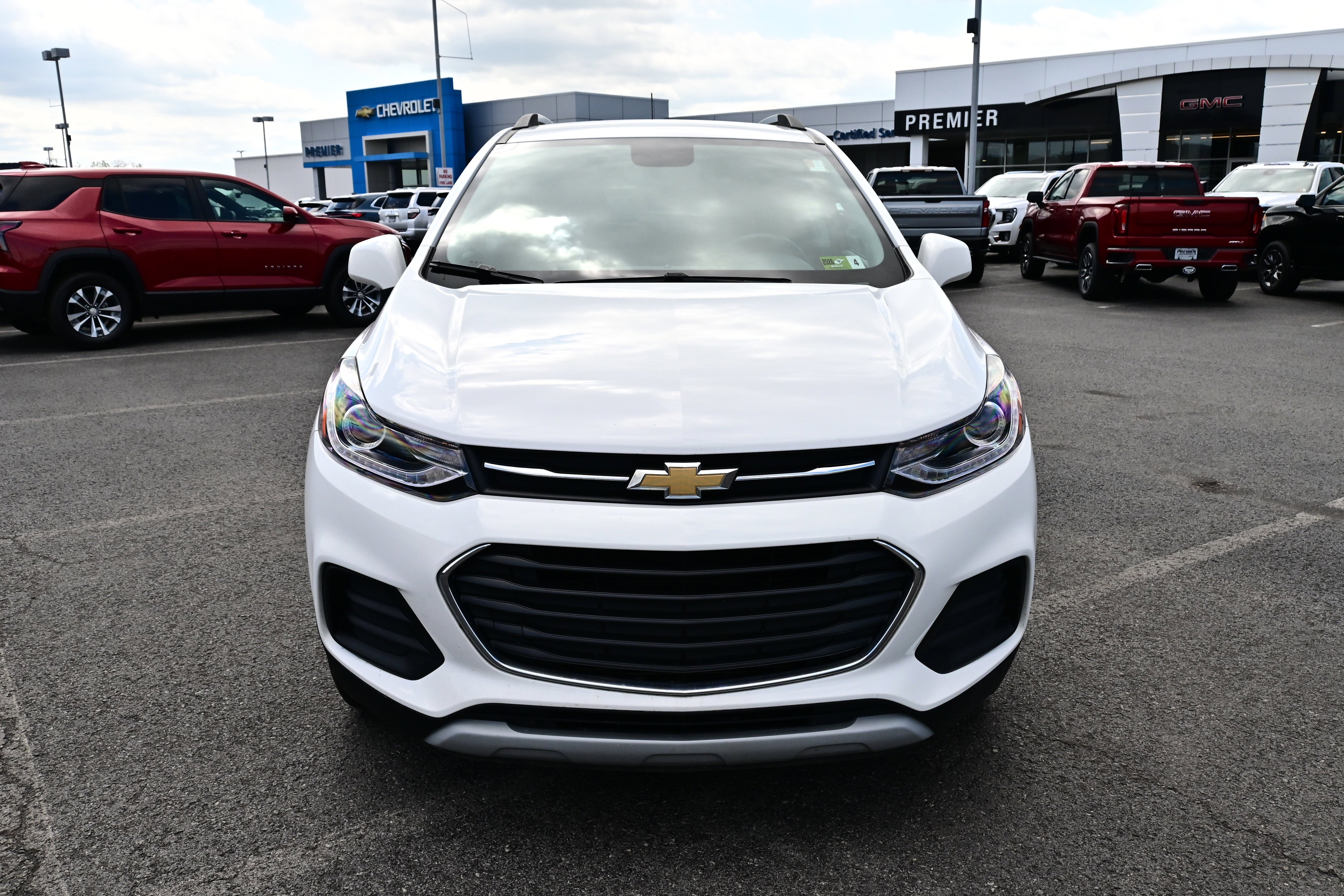 Used 2021 Chevrolet Trax LT w/ LT Convenience Package AWD/4WD image 3