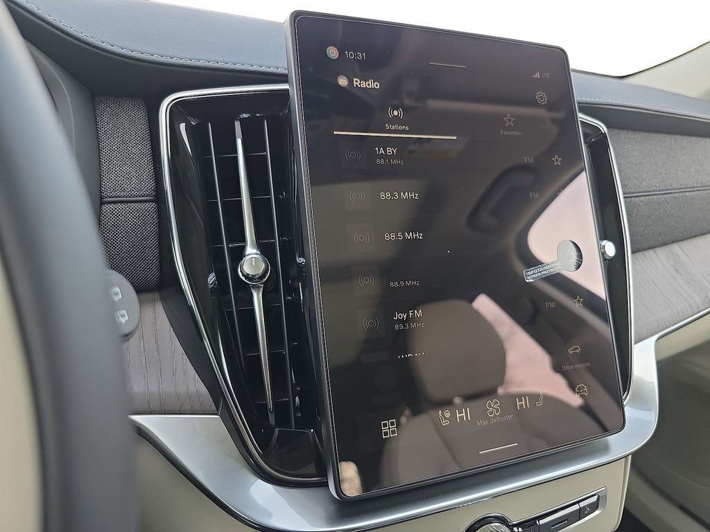 New 2026 Volvo XC90 B6 Ultra w/ Protection Package image 30