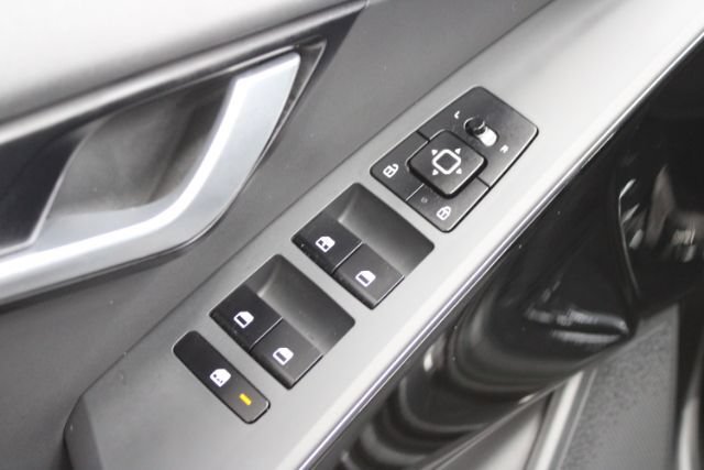 Used 2024 Kia Niro EX FWD image 10