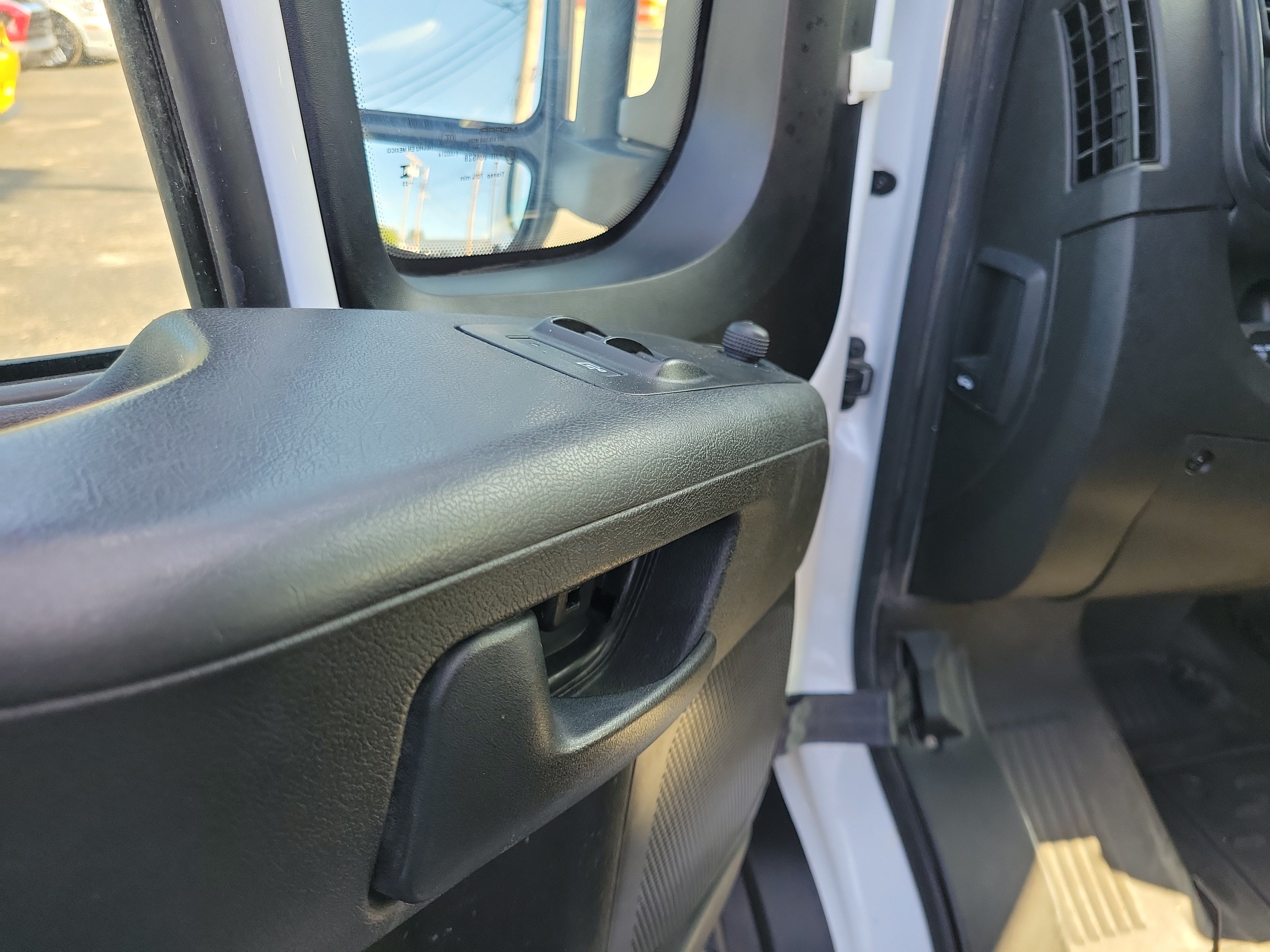 Used 2023 RAM ProMaster 2500 FWD image 18
