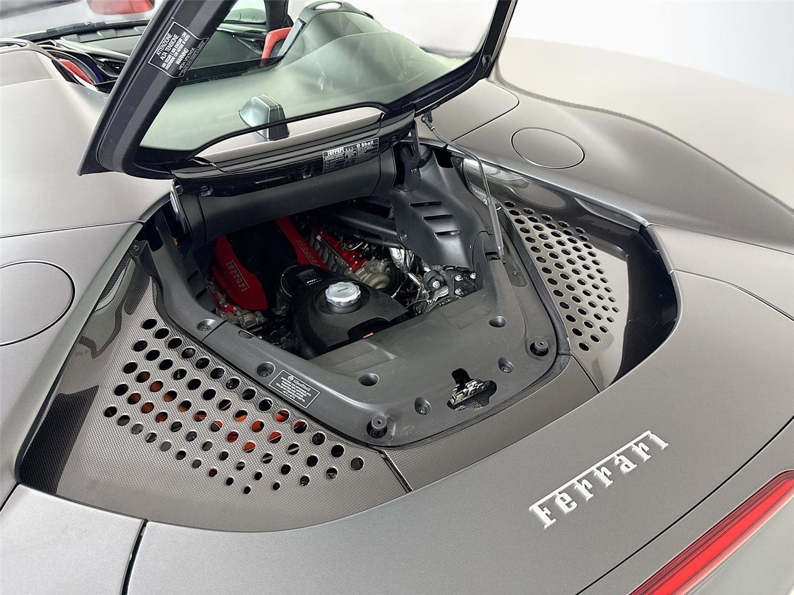 Used 2022 Ferrari SF90 Spider image 29
